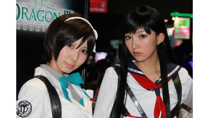 【TGS2015】熱気あふれる一般公開日初日、熱さを吹き飛ばしてくれる美女たちを紹介